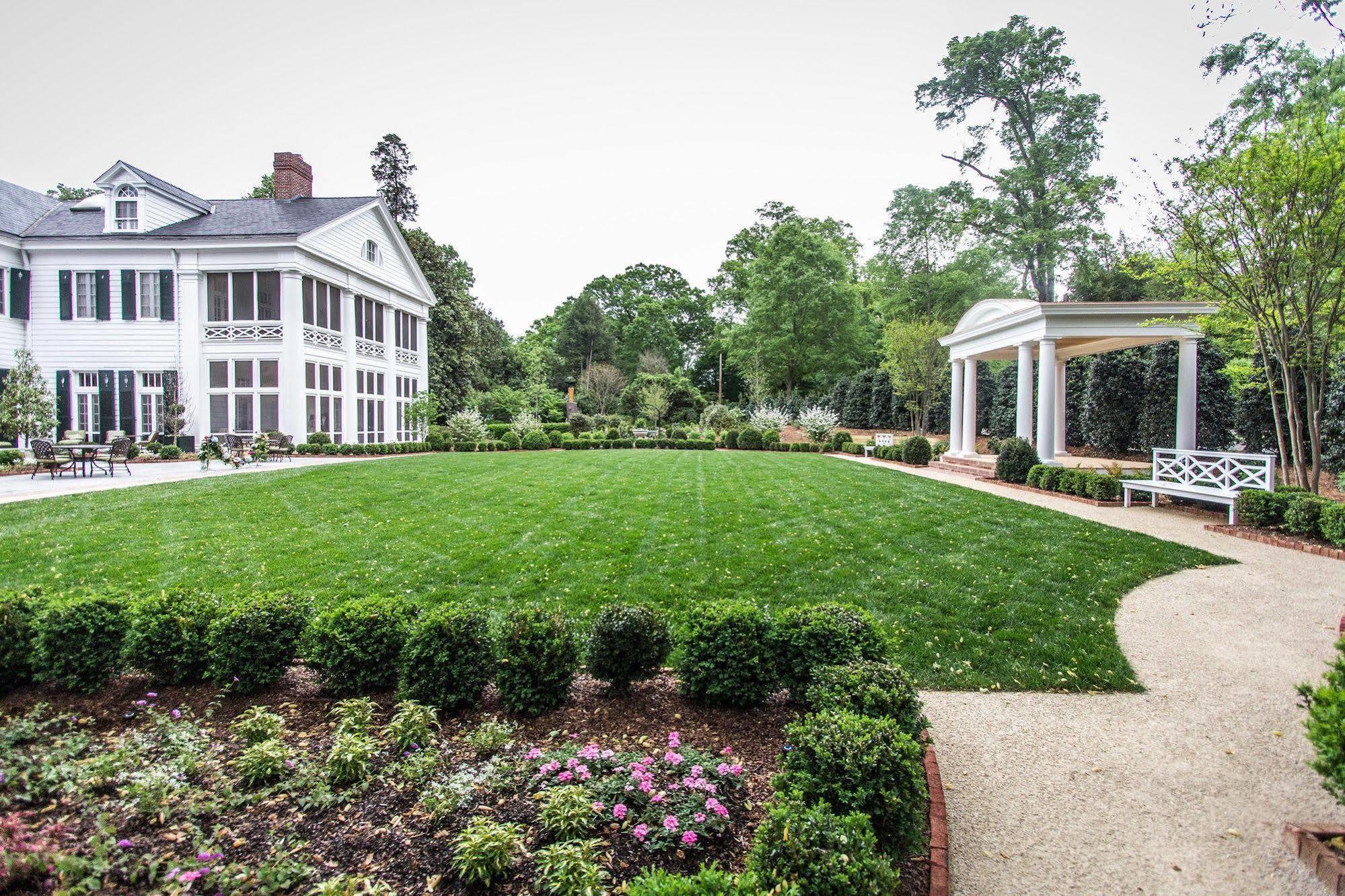 The Duke Mansion Bed & Breakfast Charlotte Exterior photo